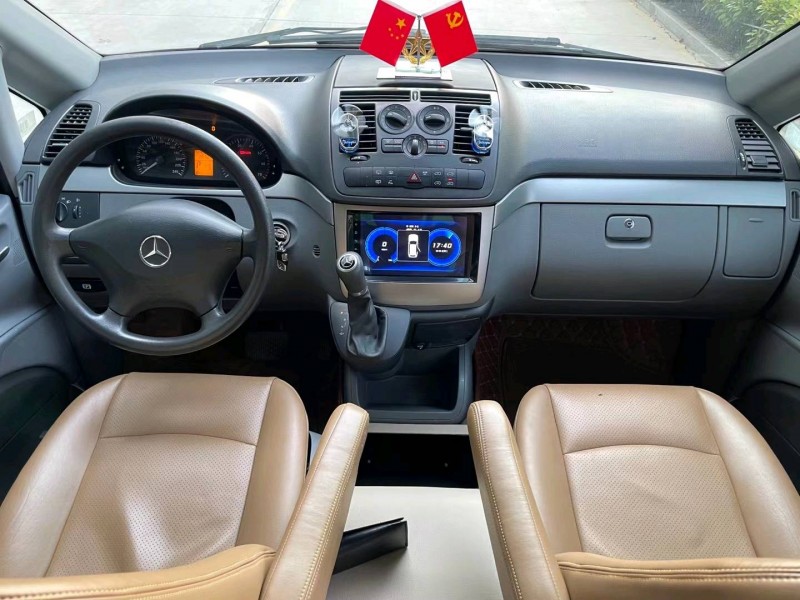 济宁14年奔驰威霆5