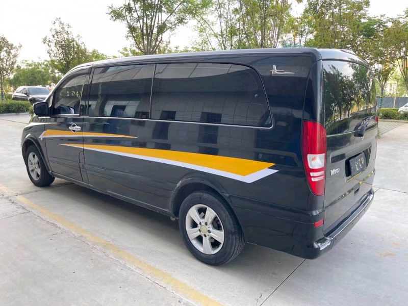 济宁14年奔驰威霆7