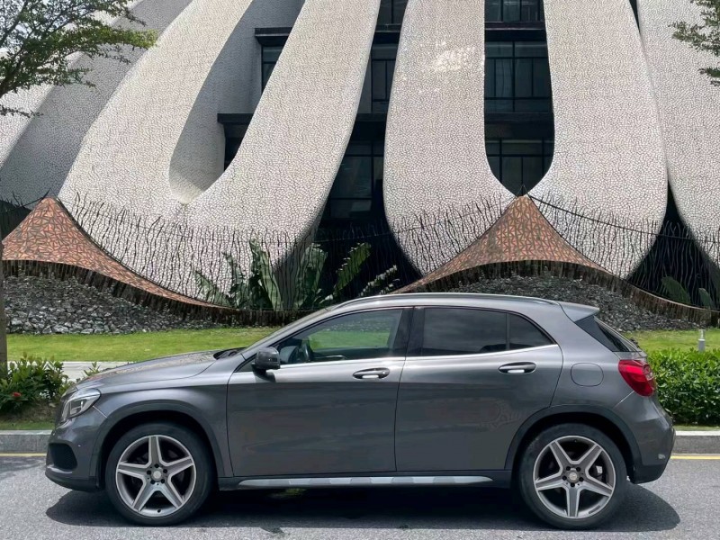 深圳15年奔驰GLA5