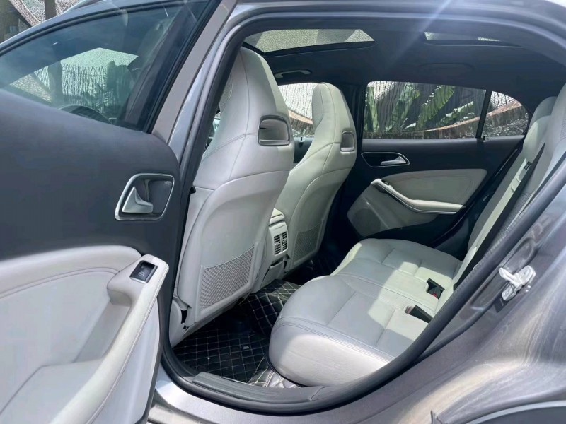 深圳15年奔驰GLA8