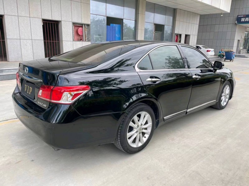 济宁12年雷克萨斯ES8