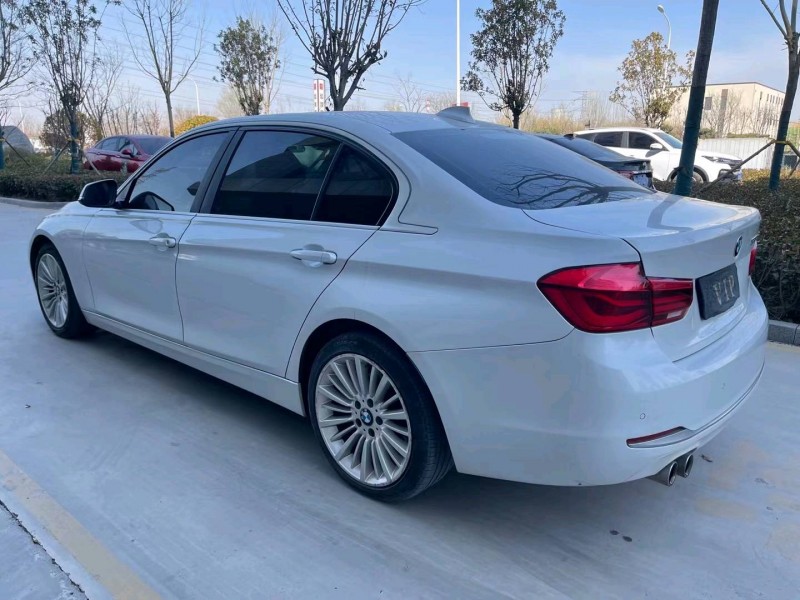 济宁18年宝马3系7