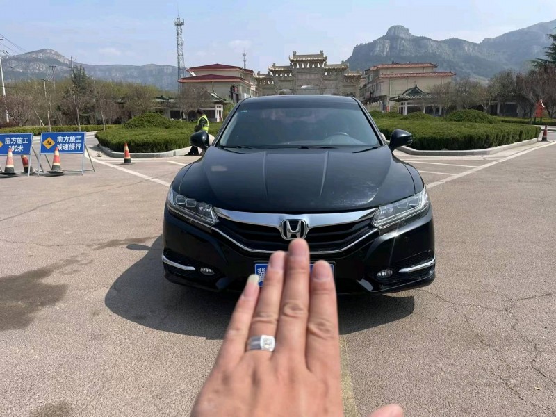 济南16年本田思铂睿1