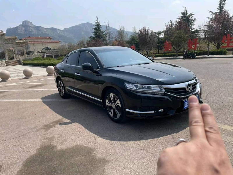 济南16年本田思铂睿3