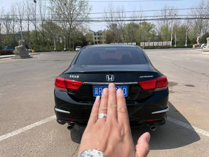 济南16年本田思铂睿4