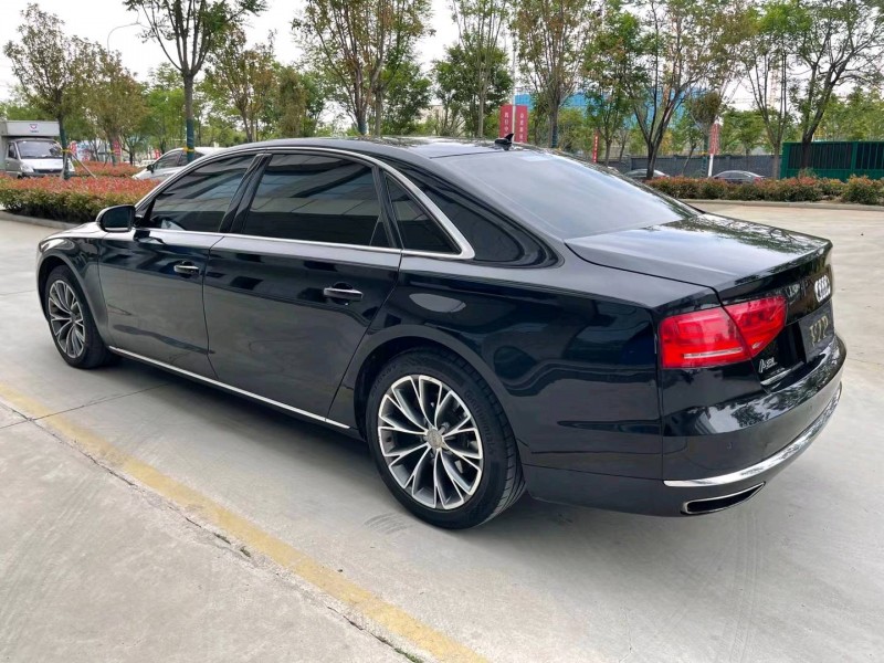 济宁13年奥迪A8L7