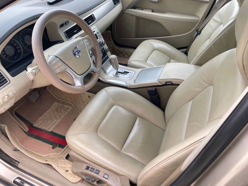 济宁11年沃尔沃S80L6