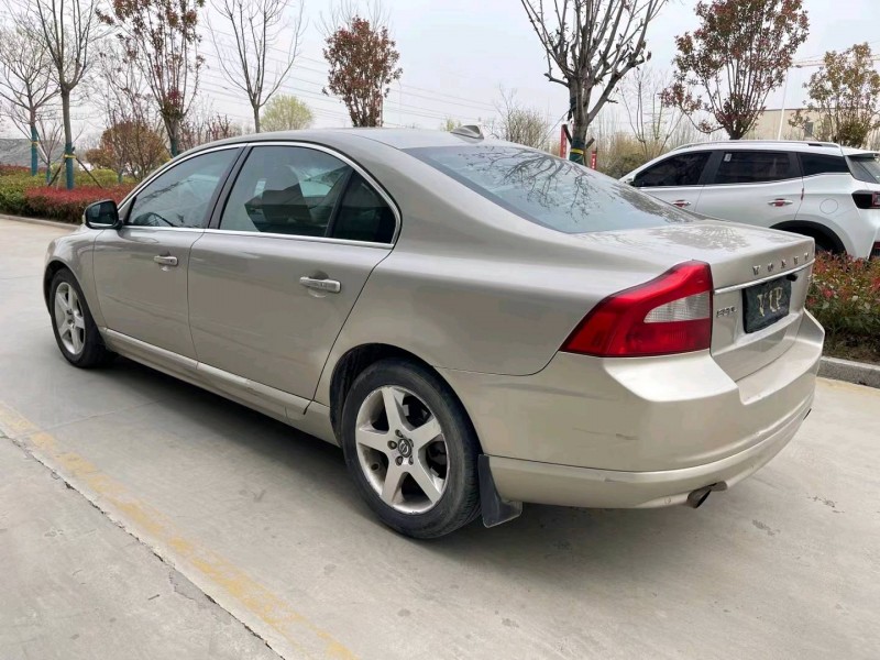 济宁11年沃尔沃S80L7