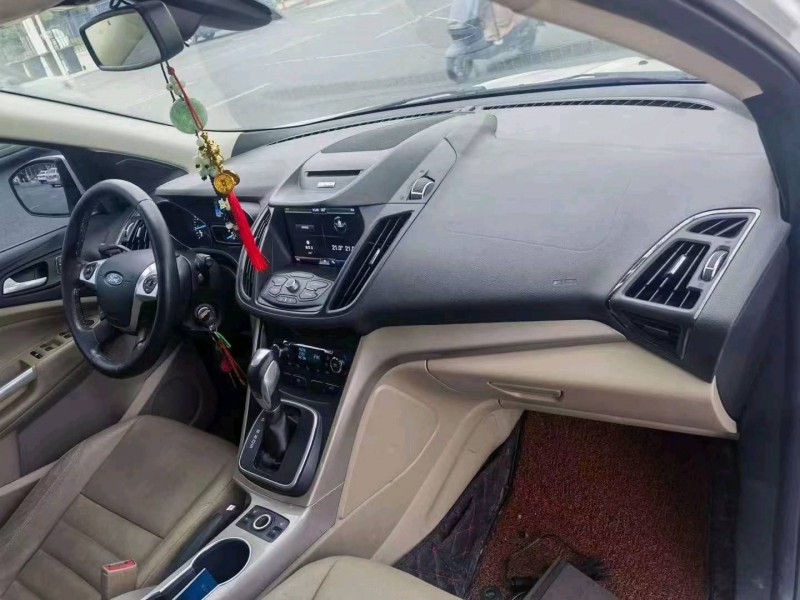 武汉14年福特翼虎4