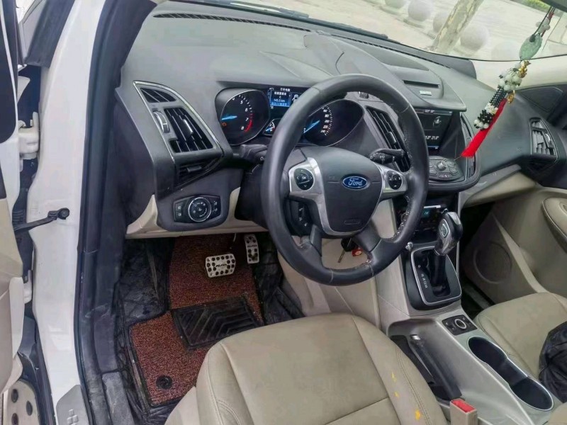 武汉14年福特翼虎6