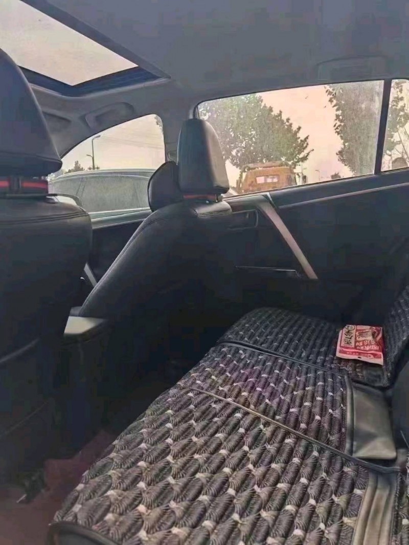 济南15年丰田RAV4荣放8