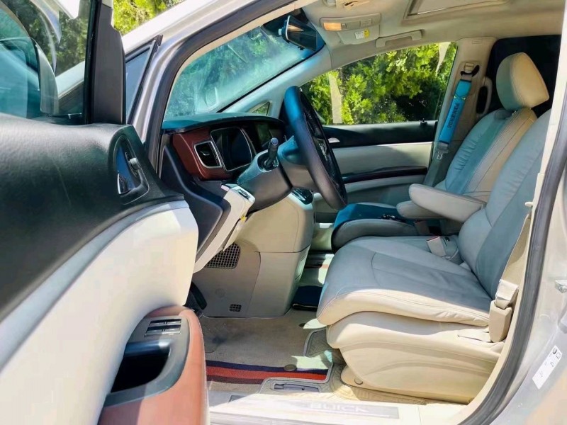 枣庄17年别克GL88