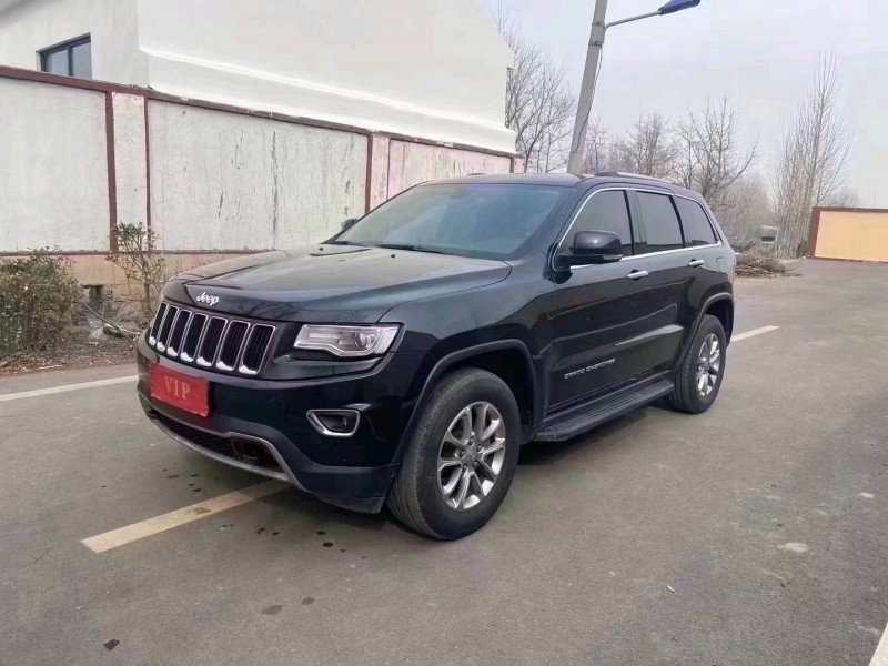 青岛17年Jeep大切诺基2