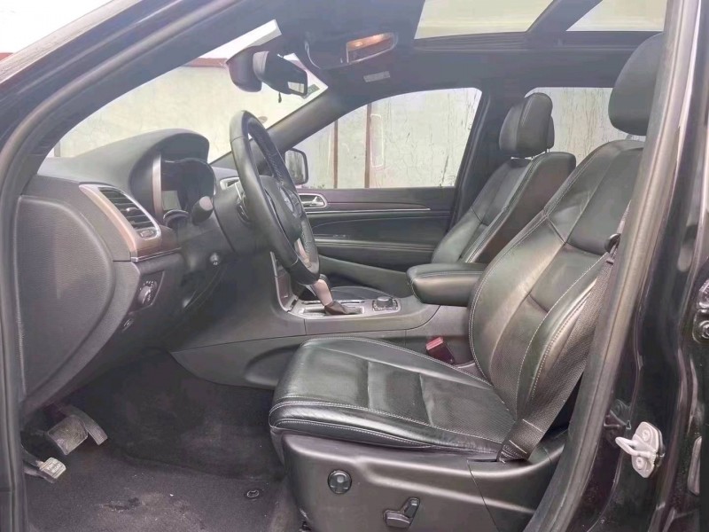 青岛17年Jeep大切诺基5