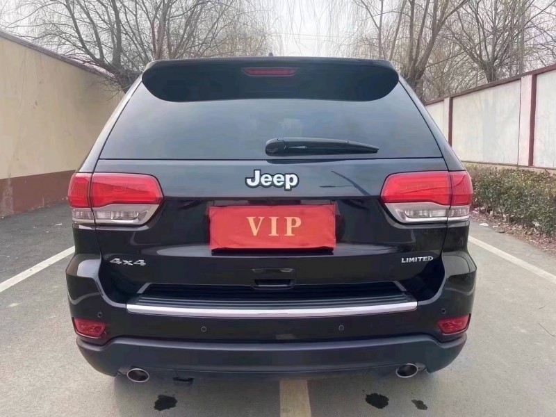 青岛17年Jeep大切诺基8