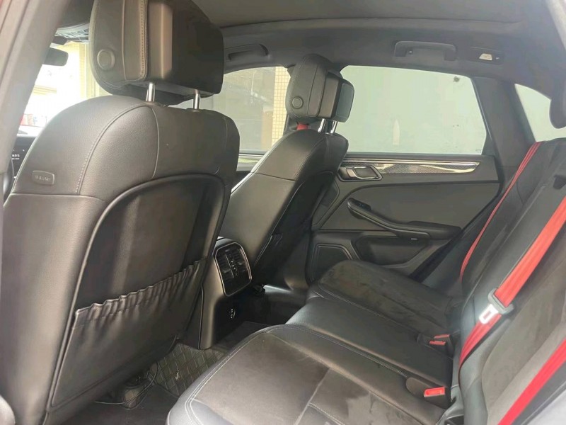 中山20年保时捷Macan4