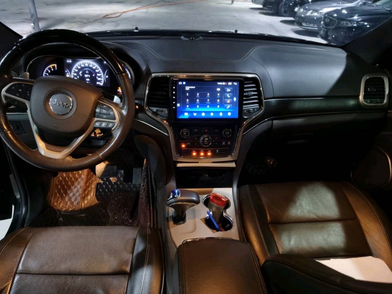 济南13年Jeep大切诺基4