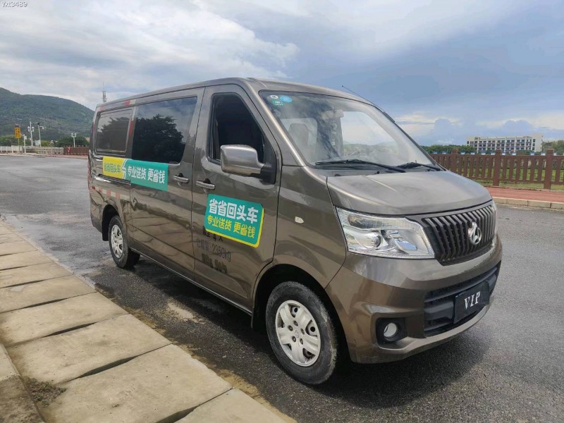 东莞20年长安汽车睿行2