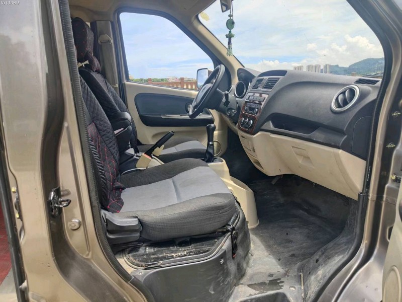 东莞20年长安汽车睿行6