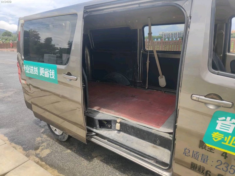 东莞20年长安汽车睿行7