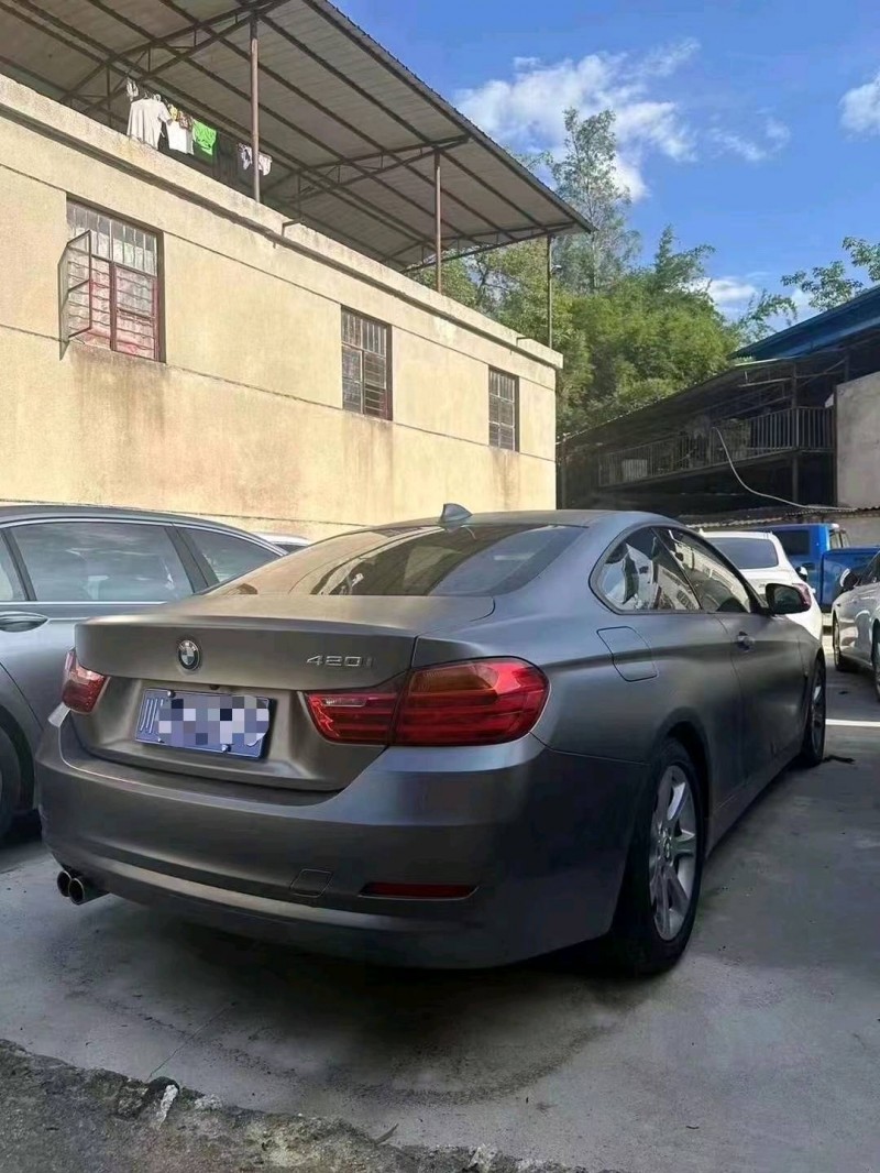 成都17年宝马4系5