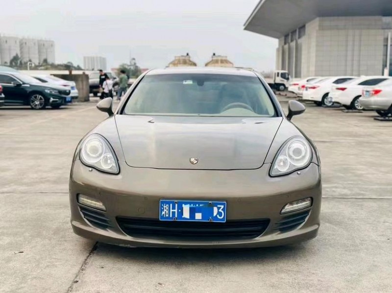 广州11年保时捷帕拉梅拉1