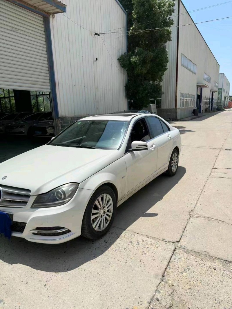 宜昌13年奔驰C8