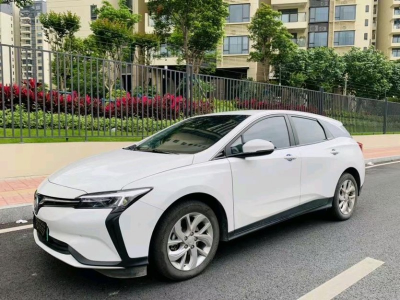 东莞22年别克微蓝2