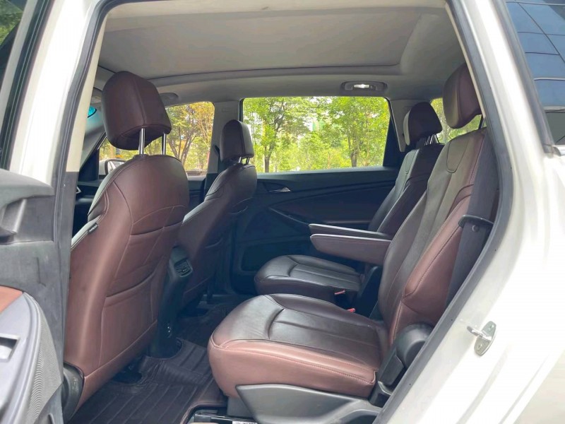 东营19年别克GL67