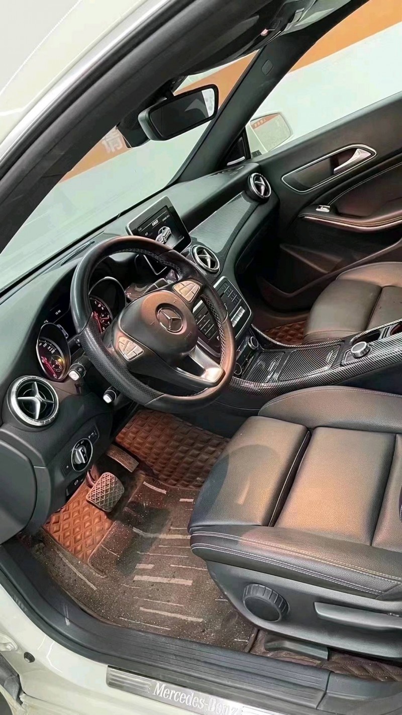 成都17年奔驰CLA6