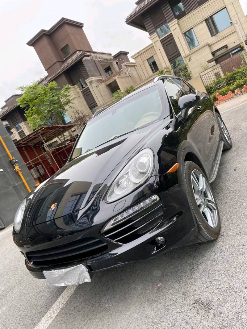 成都15年保时捷卡宴2