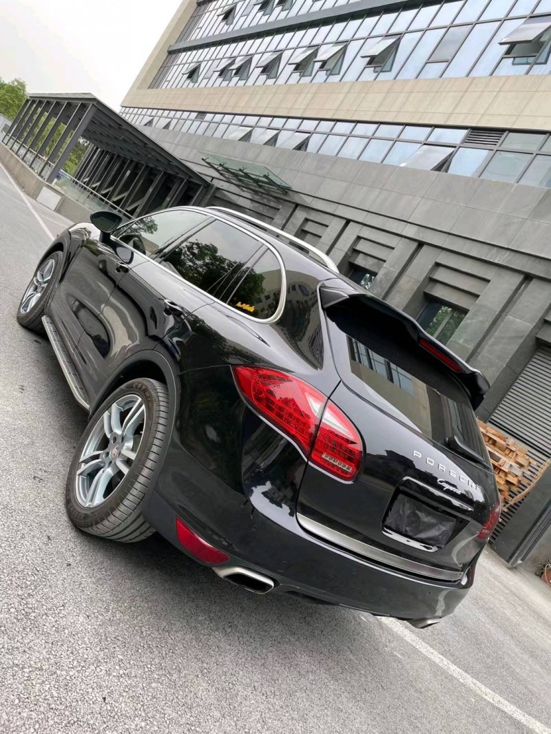 成都15年保时捷卡宴4