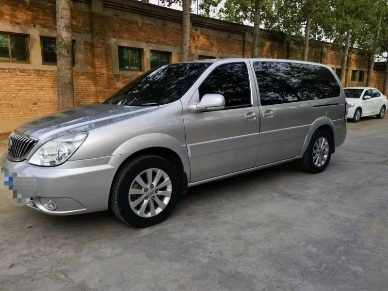 保定15年别克GL82