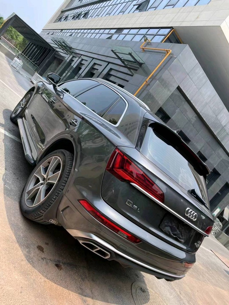 成都21年奥迪Q56