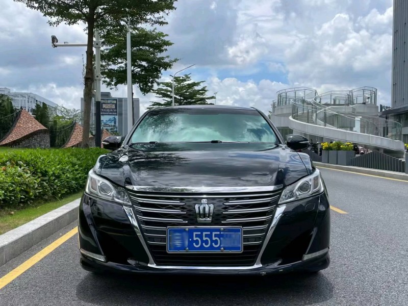 广州16年丰田皇冠1
