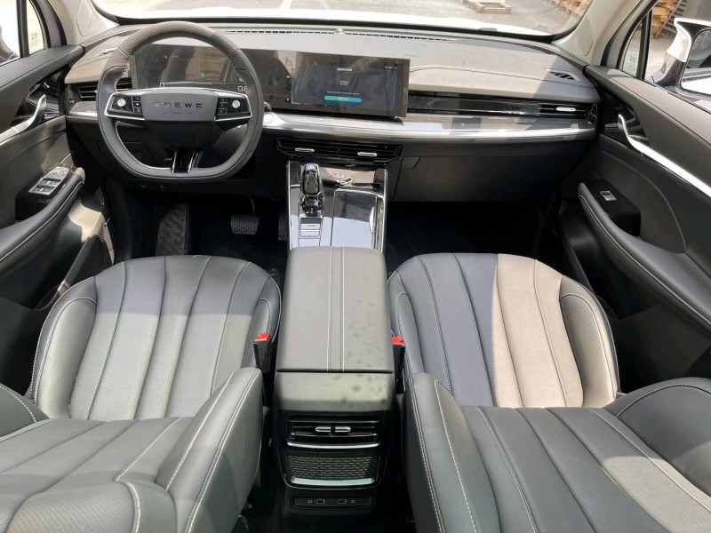 成都23年荣威RX57