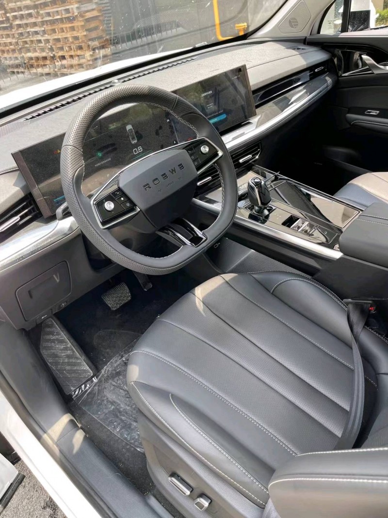 成都23年荣威RX58