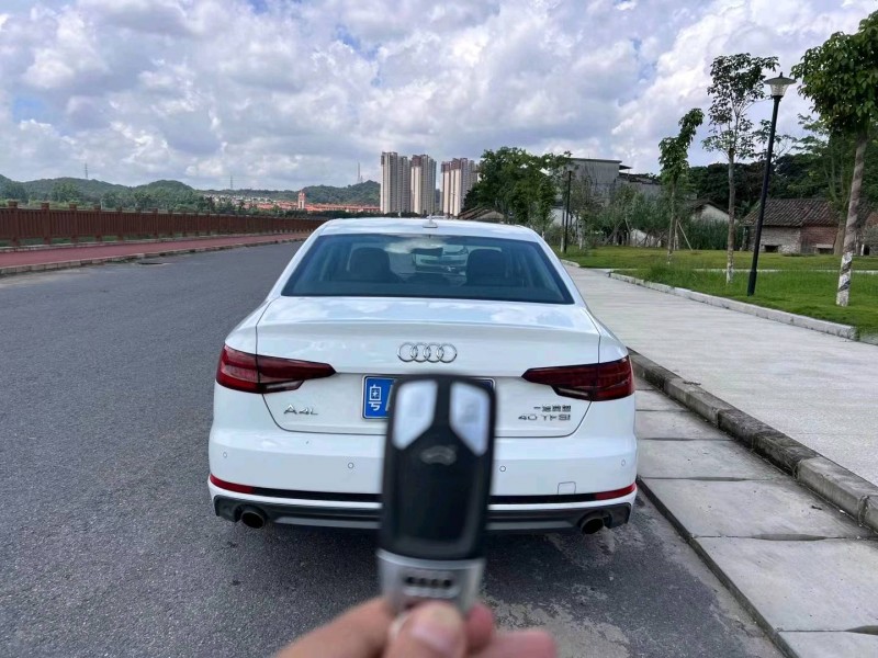 广州18年奥迪A4L9