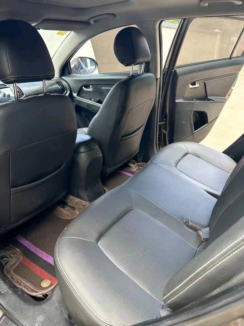 济宁12年起亚智跑3