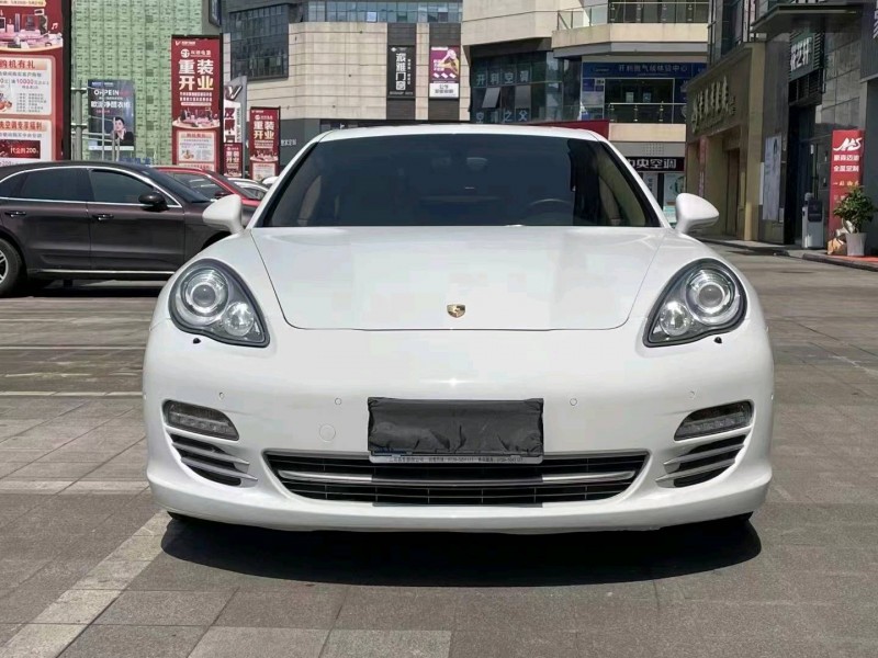 重庆13年保时捷帕拉梅拉1