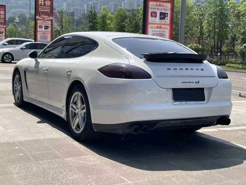 重庆13年保时捷帕拉梅拉6