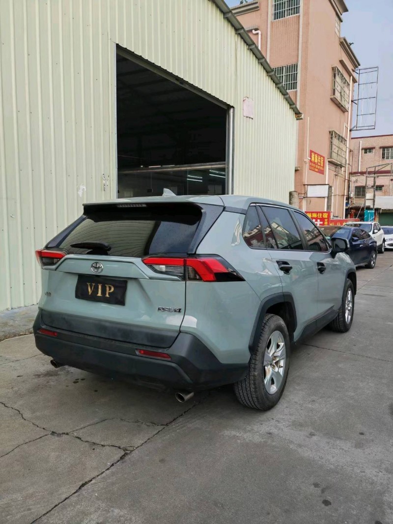 珠海20年丰田RAV44