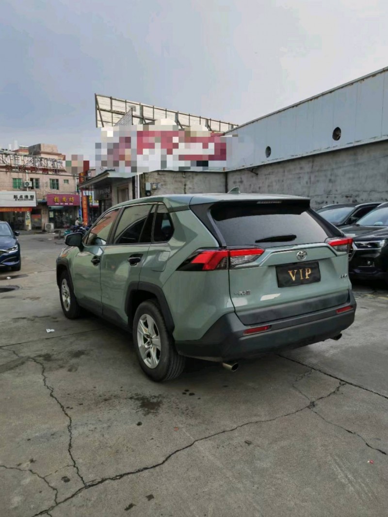珠海20年丰田RAV47