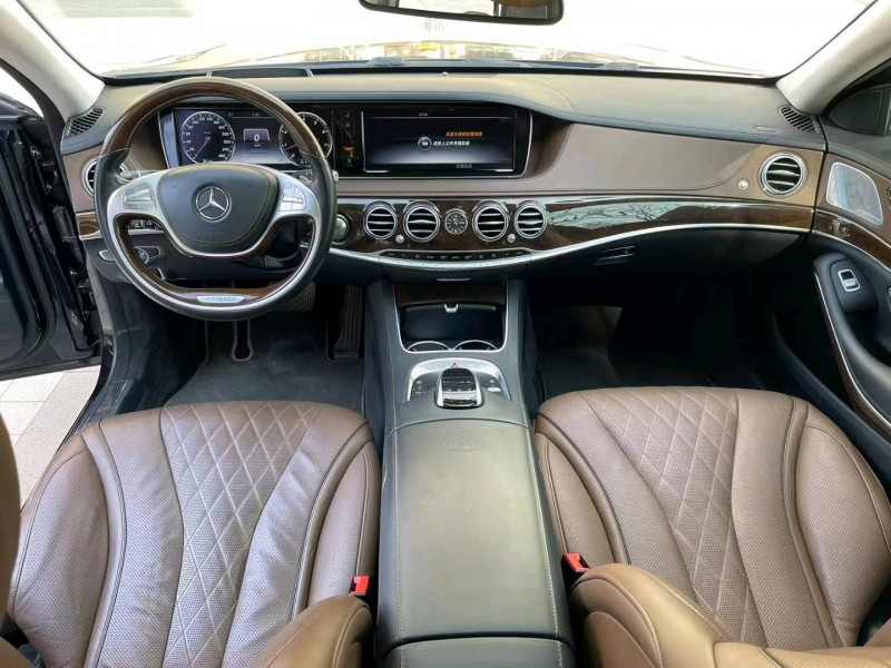 徐州16年奔驰迈巴赫S级4