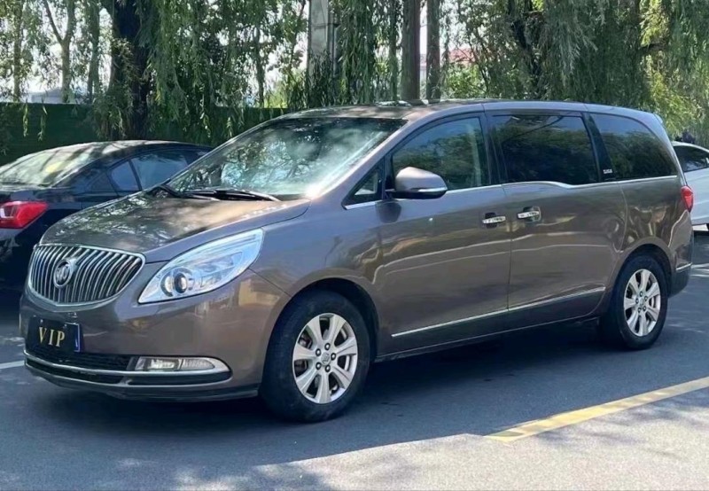 青岛17年别克GL83