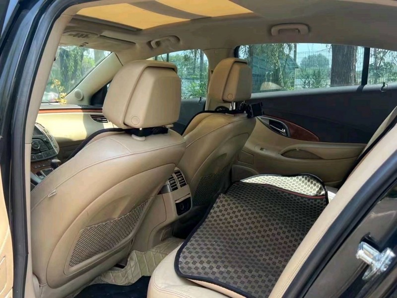 青岛11年别克君越5