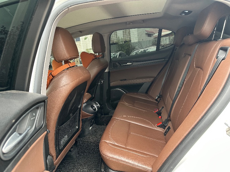 广州19年阿尔法·罗密欧Stelvio10