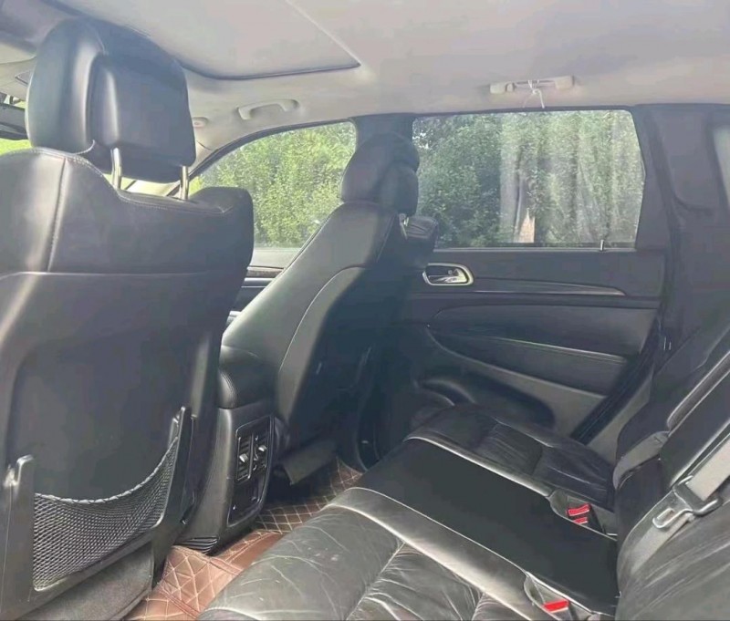 青岛13年Jeep大切诺基5