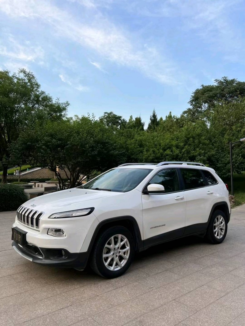 邢台18年Jeep自由光2