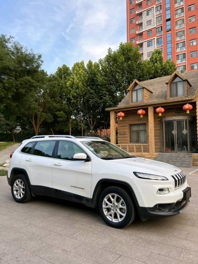 邢台18年Jeep自由光3